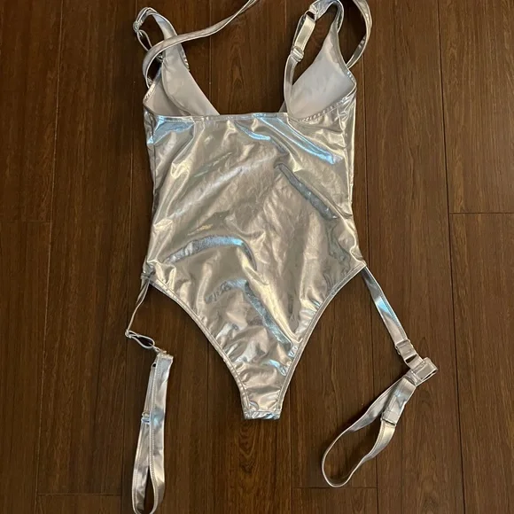 iHeartRaves Silver Metallic Bodysuit - Picture 5 of 6